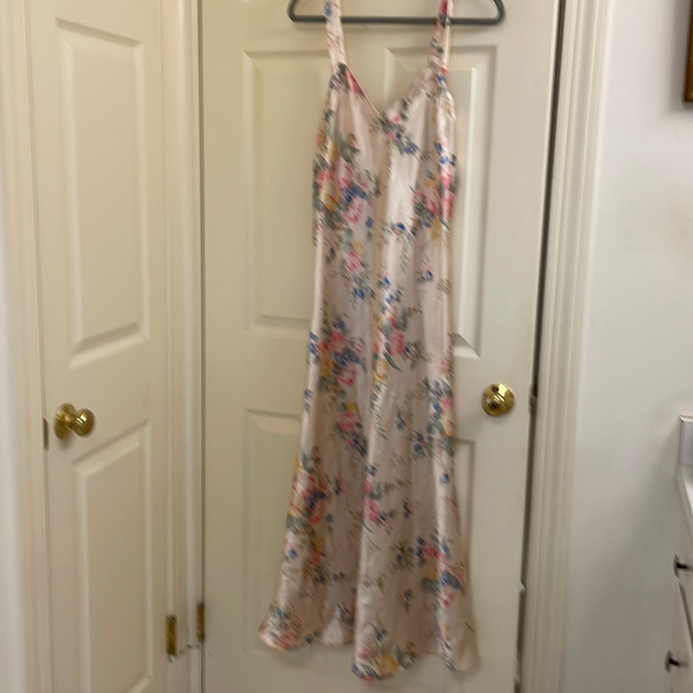 Vintage Victorias Secret night gown. Gold label. Size L. Good condition.